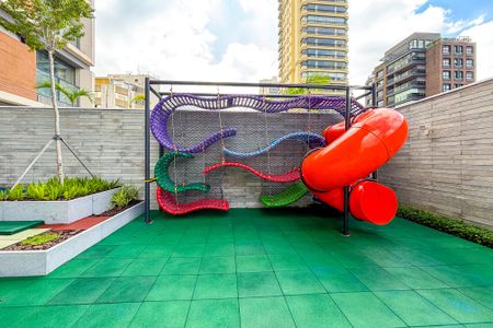 Apartamento à venda com 157m², 4 quartos e 2 vagasÁrea comum - Playground