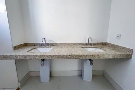 Apartamento à venda com 157m², 4 quartos e 2 vagasBanheiro da Suíte 2