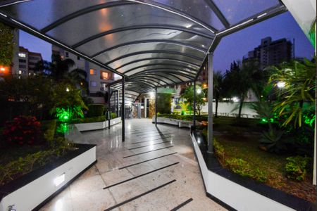 Apartamento à venda com 125m², 4 quartos e 2 vagas Apartamento à venda com 125m², 4 quartos e 2 vagasEntrada Social