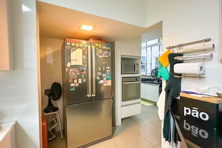 Apartamento à venda com 510m², 7 quartos e 4 vagasCozinha 02 