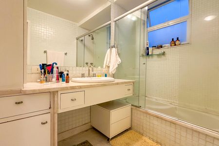 Apartamento à venda com 510m², 7 quartos e 4 vagasBanheiro Social 02 