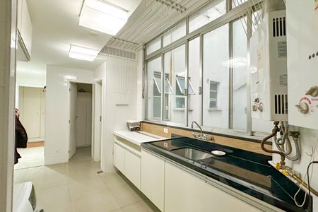 Apartamento à venda com 510m², 7 quartos e 4 vagasÁrea de Serviço 02