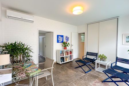 Apartamento à venda com 510m², 7 quartos e 4 vagasSacada da Sala 01