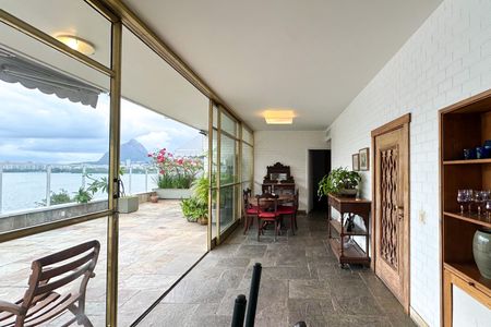 Apartamento à venda com 510m², 7 quartos e 4 vagasSacada da Sala 01