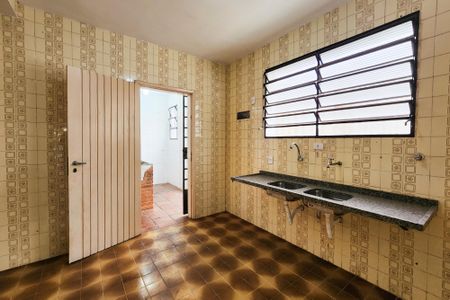 Casa à venda com 164m², 3 quartos e 2 vagas Casa à venda com 164m², 3 quartos e 2 vagasCozinha