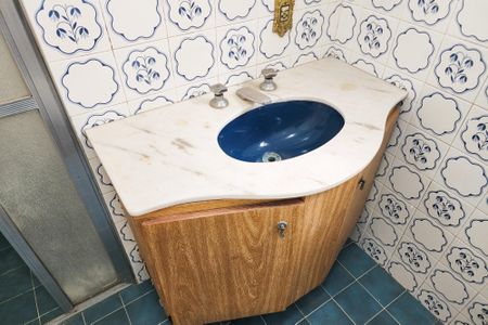 Casa à venda com 164m², 3 quartos e 2 vagas Casa à venda com 164m², 3 quartos e 2 vagasBanheiro Social