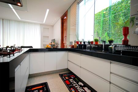 Casa à venda com 221m², 2 quartos e 4 vagasCozinha