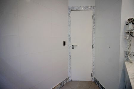 Casa à venda com 221m², 2 quartos e 4 vagasBanheiro da Suíte 1