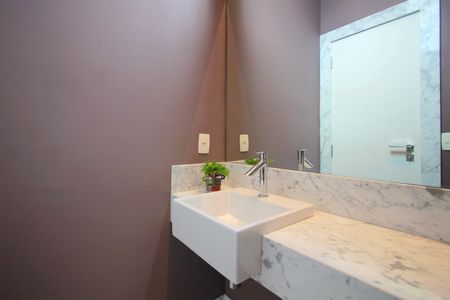 Casa à venda com 221m², 2 quartos e 4 vagasLavabo