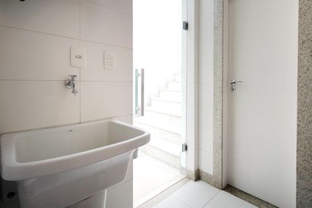 Casa à venda com 221m², 2 quartos e 4 vagasÁrea de Serviço