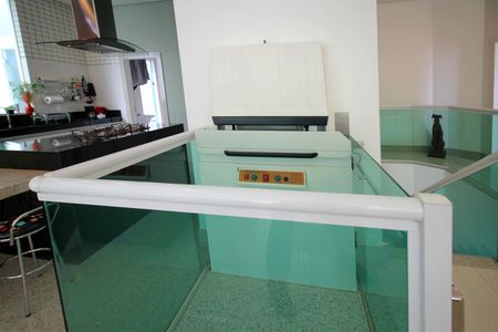 Casa à venda com 221m², 2 quartos e 4 vagasElevador