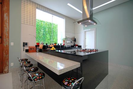 Casa à venda com 221m², 2 quartos e 4 vagasCozinha