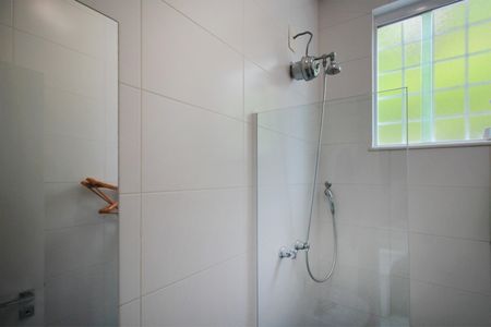 Casa à venda com 221m², 2 quartos e 4 vagasBanheiro de serviço