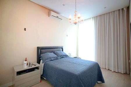 Casa à venda com 221m², 2 quartos e 4 vagasSuíte 1