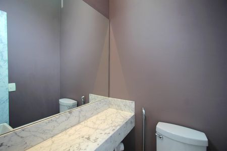 Casa à venda com 221m², 2 quartos e 4 vagasLavabo