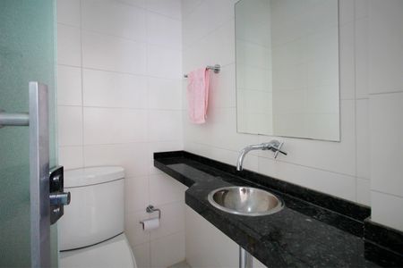 Casa à venda com 221m², 2 quartos e 4 vagasLavabo da Garagem