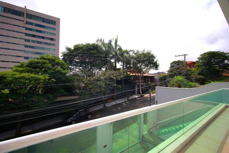 Casa à venda com 221m², 2 quartos e 4 vagasVaranda