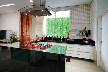 Casa à venda com 221m², 2 quartos e 4 vagasCozinha