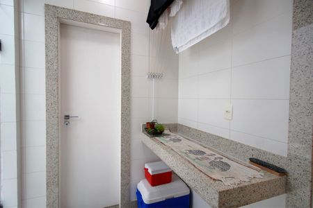 Casa à venda com 221m², 2 quartos e 4 vagasÁrea de Serviço