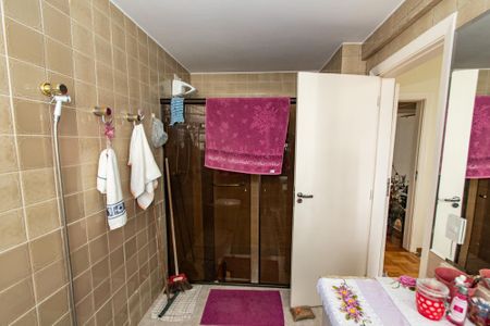 Apartamento à venda com 162m², 3 quartos e 1 vagaBanheiro da suíte