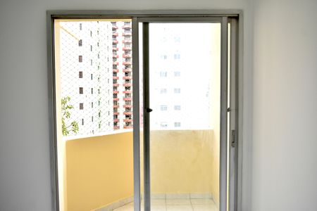 Apartamento para alugar com 80m², 2 quartos e 1 vagaSacada Sala