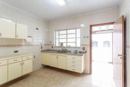 Casa à venda com 400m², 2 quartos e 2 vagas Casa à venda com 400m², 2 quartos e 2 vagasCozinha