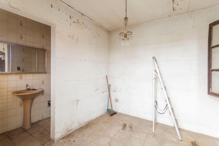 Casa à venda com 400m², 2 quartos e 2 vagas Casa à venda com 400m², 2 quartos e 2 vagasQuarto de Serviço