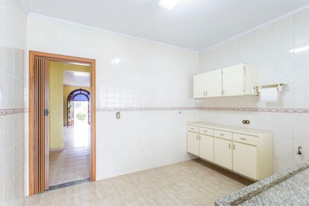 Casa à venda com 400m², 2 quartos e 2 vagas Casa à venda com 400m², 2 quartos e 2 vagasCozinha