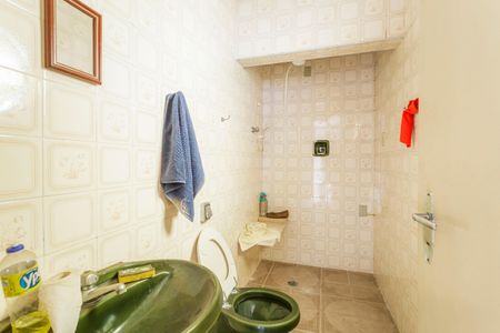 Casa à venda com 400m², 2 quartos e 2 vagas Casa à venda com 400m², 2 quartos e 2 vagasBanheiro de serviço