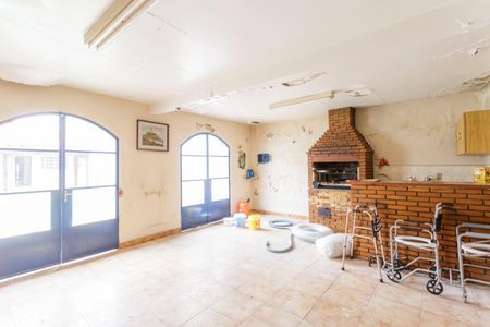 Casa à venda com 400m², 2 quartos e 2 vagas Casa à venda com 400m², 2 quartos e 2 vagasChurrasqueira