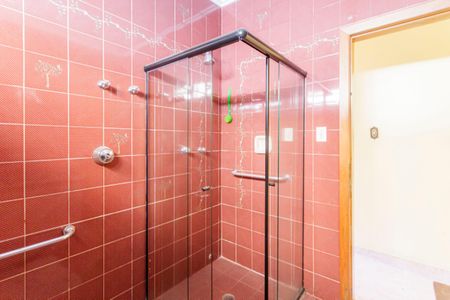 Casa à venda com 400m², 2 quartos e 2 vagas Casa à venda com 400m², 2 quartos e 2 vagasBanheiro