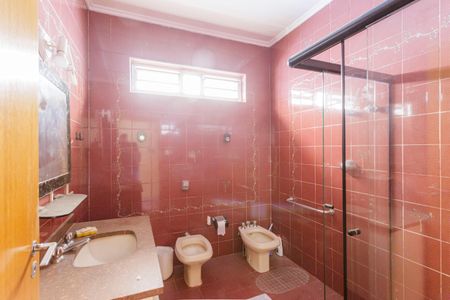 Casa à venda com 400m², 2 quartos e 2 vagas Casa à venda com 400m², 2 quartos e 2 vagasBanheiro