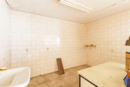 Casa à venda com 400m², 2 quartos e 2 vagas Casa à venda com 400m², 2 quartos e 2 vagasLavanderia