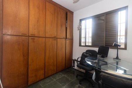 Casa à venda com 260m², 3 quartos e 7 vagasQuarto 2