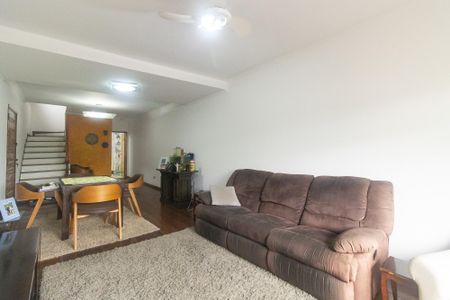 Casa à venda com 260m², 3 quartos e 7 vagasSala