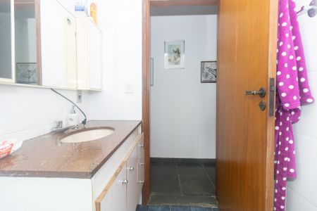Casa à venda com 260m², 3 quartos e 7 vagasBanheiro 2