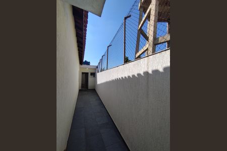 Casa à venda com 177m², 3 quartos e 2 vagasEntrada lateral