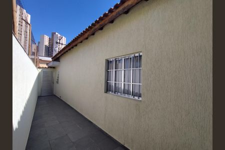 Casa à venda com 177m², 3 quartos e 2 vagasEntrada lateral