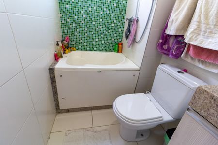 Apartamento à venda com 102m², 3 quartos e 2 vagasBanheiro da Suíte 1