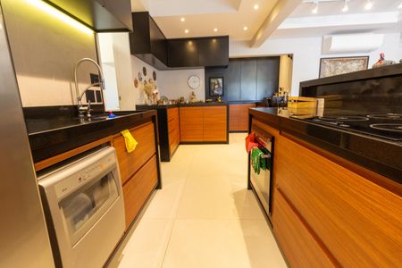 Apartamento à venda com 102m², 3 quartos e 2 vagasCozinha