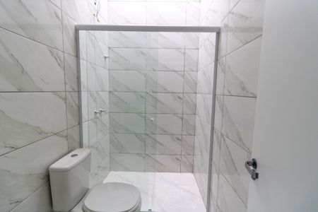 Casa de condomínio à venda com 105m², 3 quartos e 2 vagasBanheiro Social