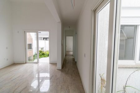 Casa de condomínio à venda com 105m², 3 quartos e 2 vagasCorredor