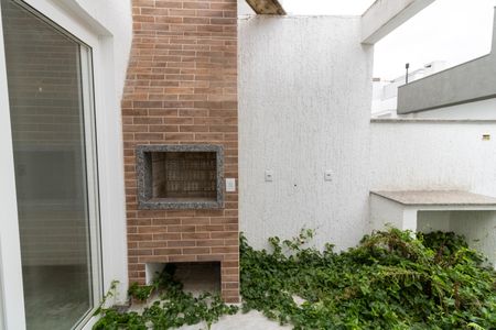 Casa de condomínio à venda com 105m², 3 quartos e 2 vagasQuintal