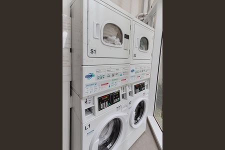 Studio para alugar com 30m², 1 quarto e 1 vaga Studio para alugar com 30m², 1 quarto e 1 vagaÁrea comum - Lavanderia