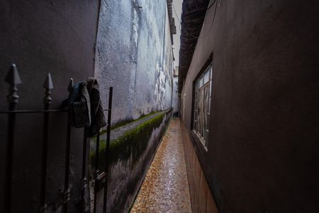 Casa à venda com 100m², 2 quartos e 2 vagas Casa à venda com 100m², 2 quartos e 2 vagasCorredor Lateral