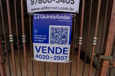 Casa à venda com 100m², 2 quartos e 2 vagas Casa à venda com 100m², 2 quartos e 2 vagasFachada