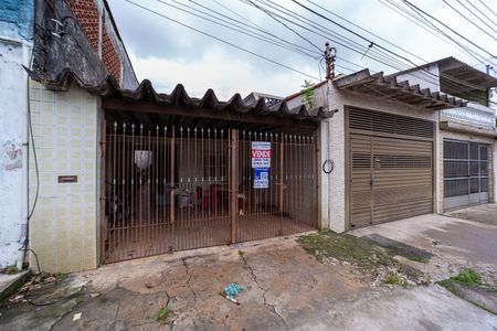 Casa à venda com 100m², 2 quartos e 2 vagas Casa à venda com 100m², 2 quartos e 2 vagasFachada