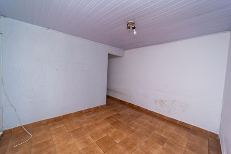 Casa à venda com 100m², 2 quartos e 2 vagas Casa à venda com 100m², 2 quartos e 2 vagasSala