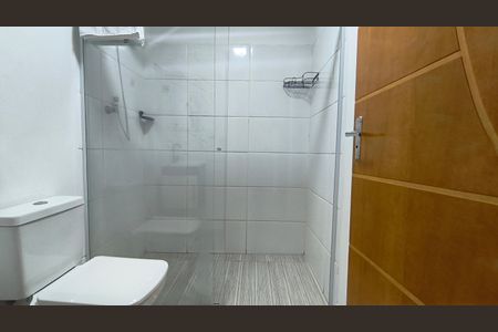 Banheiro de kitnet/studio para alugar com 1 quarto, 18m² em Mirandópolis, São Paulo