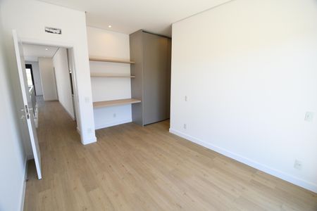 Casa de condomínio à venda com 360m², 3 quartos e 4 vagasSuíte 2